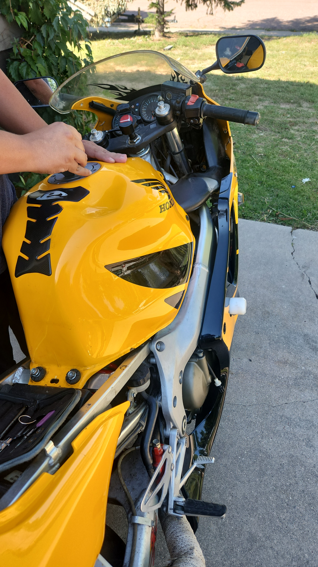 Yellow Honda sportbike — motorcycle key replacement